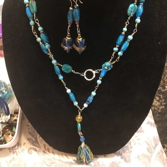 Handmade Beaded necklace and earring set - Picture 2 of 3